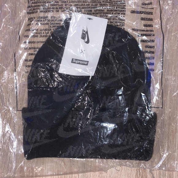 *SOLD* Supreme x Nike Jacquard Logos Beanie - Picture 3 of 3